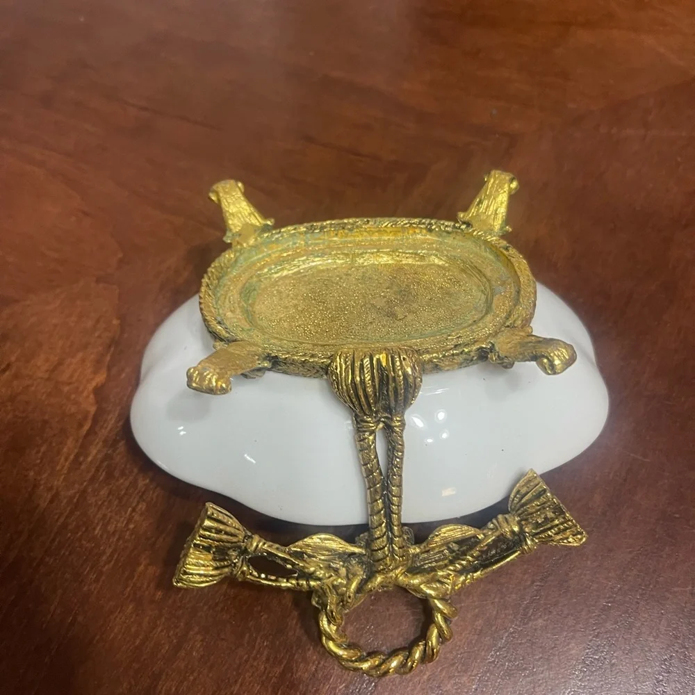 Hollywood Regency Vintage Bathroom Soap dish